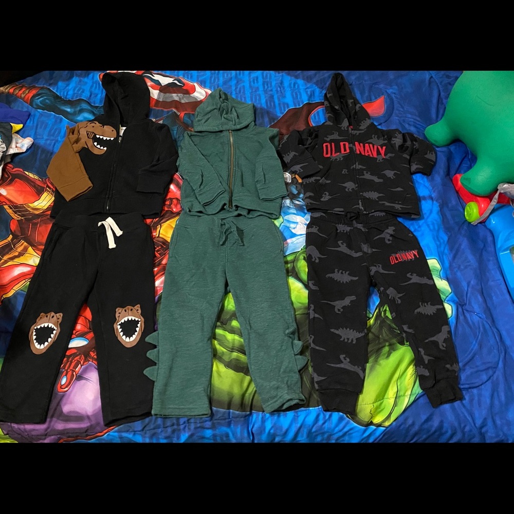 3 2piece 2t Dino sweat suit old navy